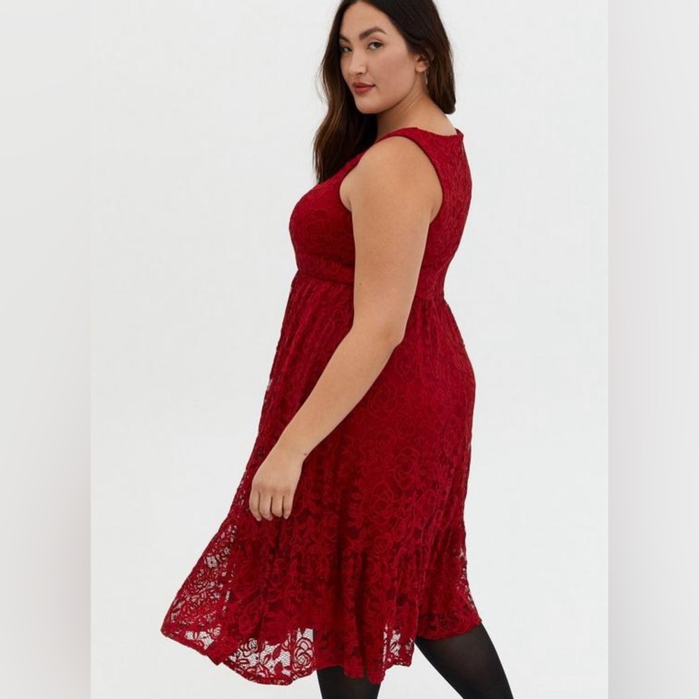 Plus Size - Picture 3 of 8